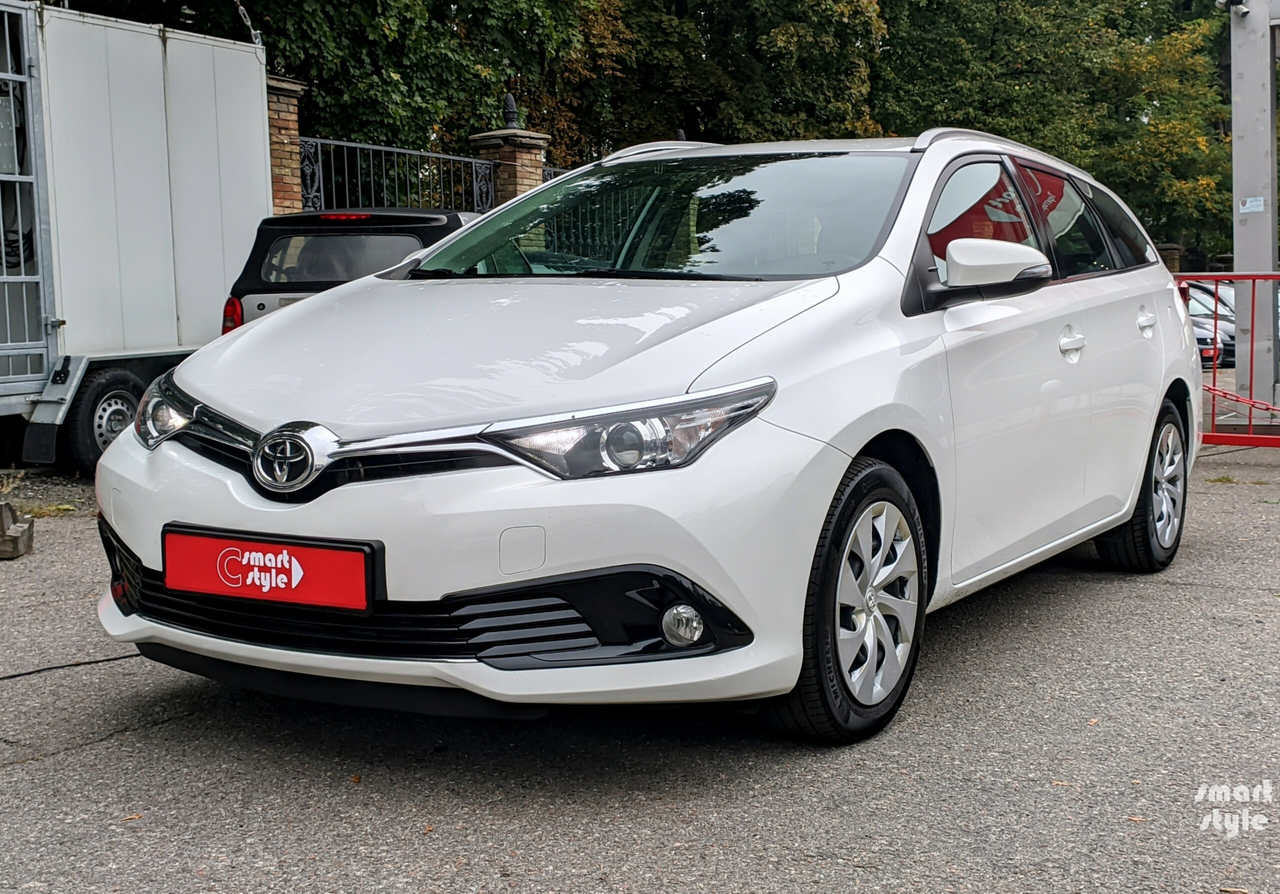 Research New 2022 Toyota Auris