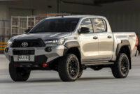 picture 2022 toyota hilux spy shots