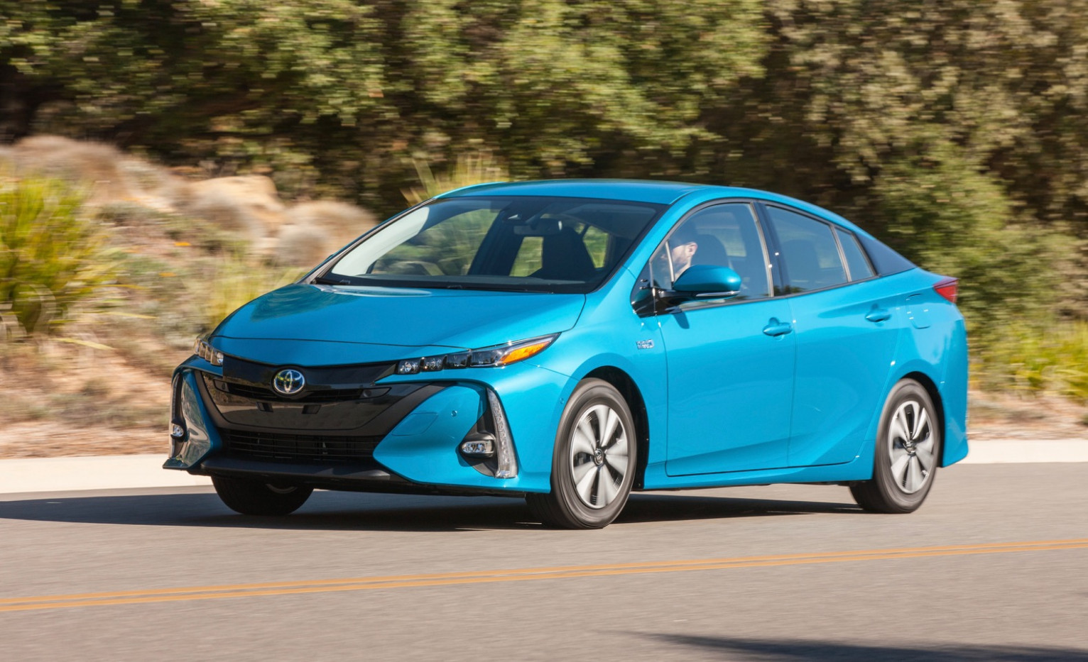 Redesign and Review 2022 Toyota Prius Pictures