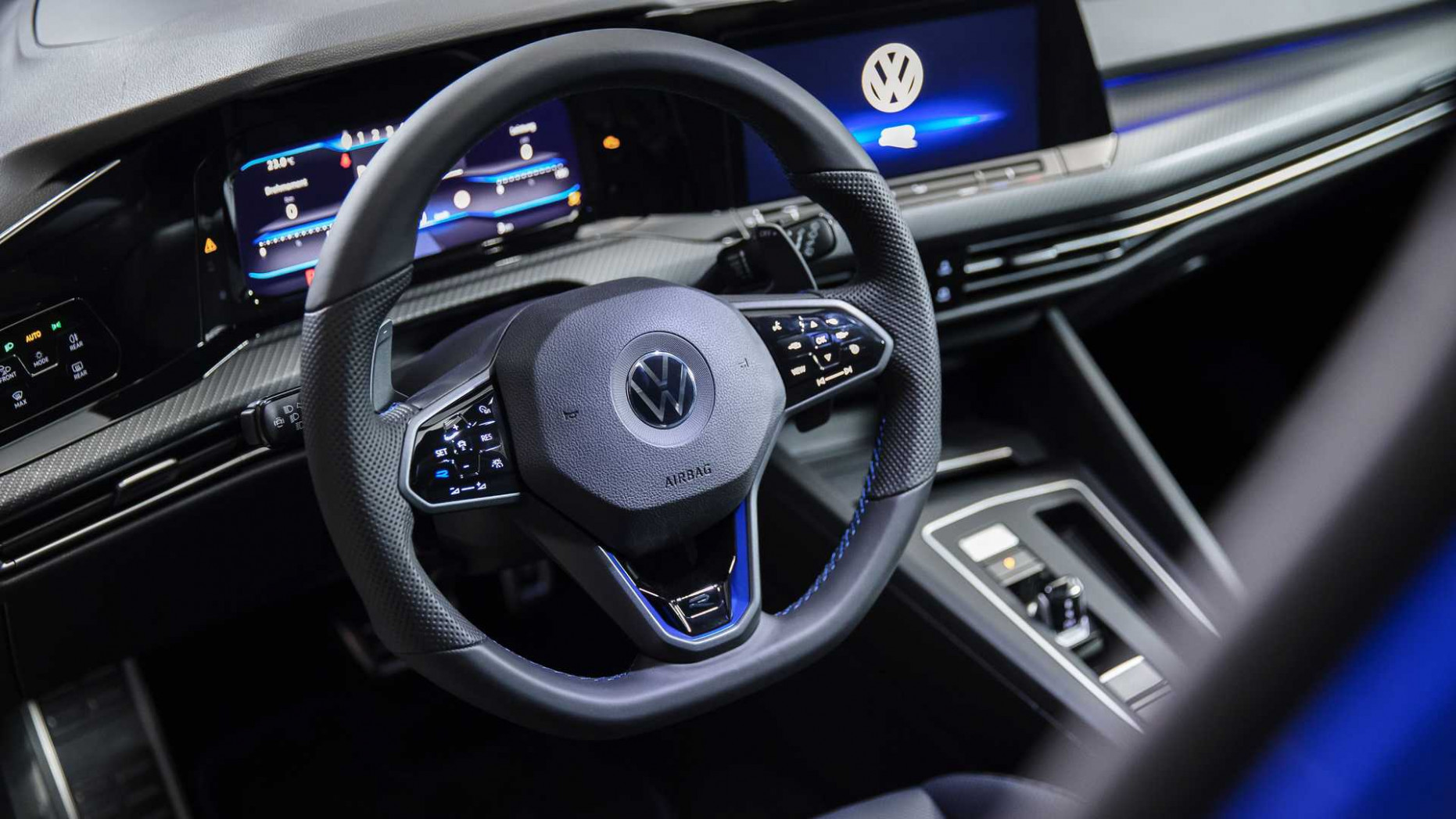 Pictures 2022 Volkswagen Golf R
