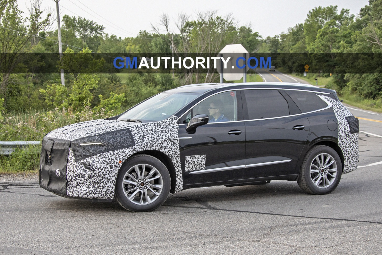 Research New 2022 Buick Enclave Spy Photos
