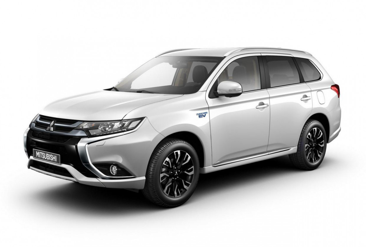 Speed Test Mitsubishi Outlander 2022 Review