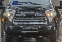 3 silverado hd dually reveals new grille, front end 2023 chevrolet grill
