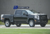 4 gmc sierra hd refresh caught testing for the first time 2023 gmc hd truck engines