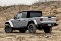 4 jeep gladiator: changes, specs new best trucks [4 4] 2023 jeep gladiator