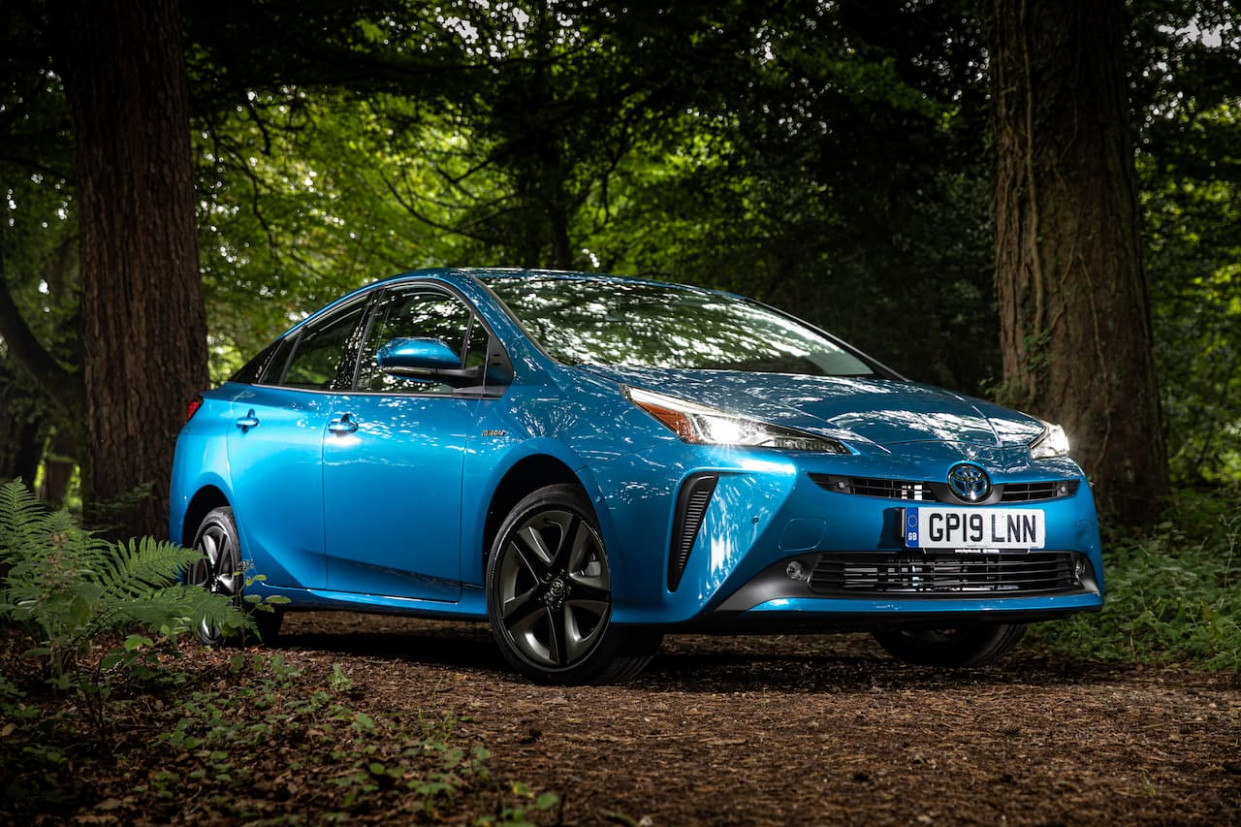 Price and Review 2023 Toyota PriusPictures