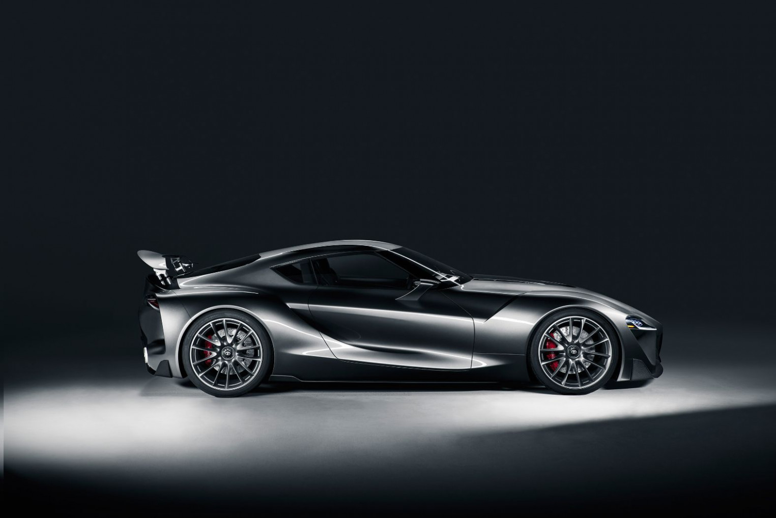 Review Pictures Of The 2023 Toyota Supra