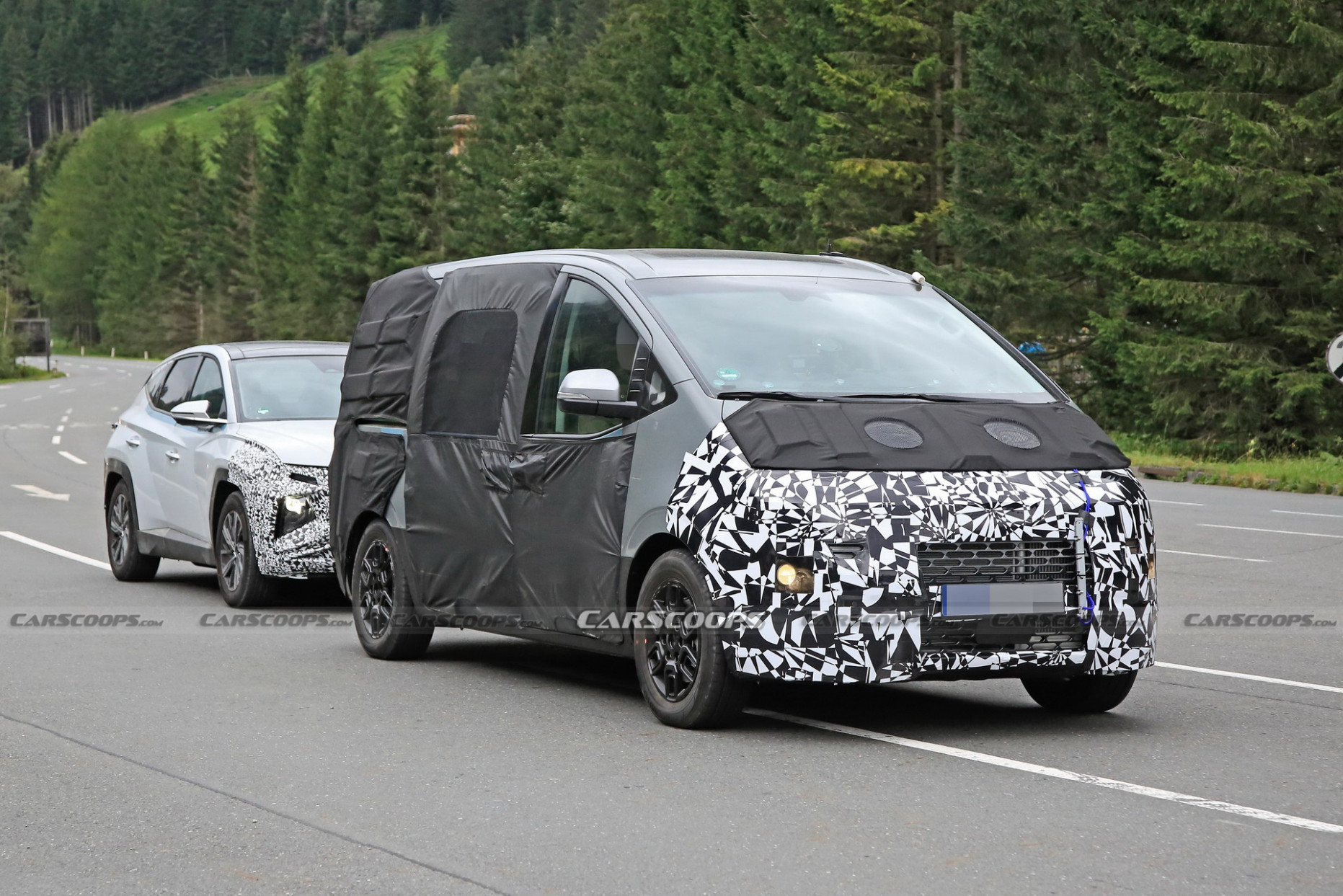 Hyundai's Redesigned 5 H5 (starex / Imax) Spotted, Could Debut Hyundai H1 2023