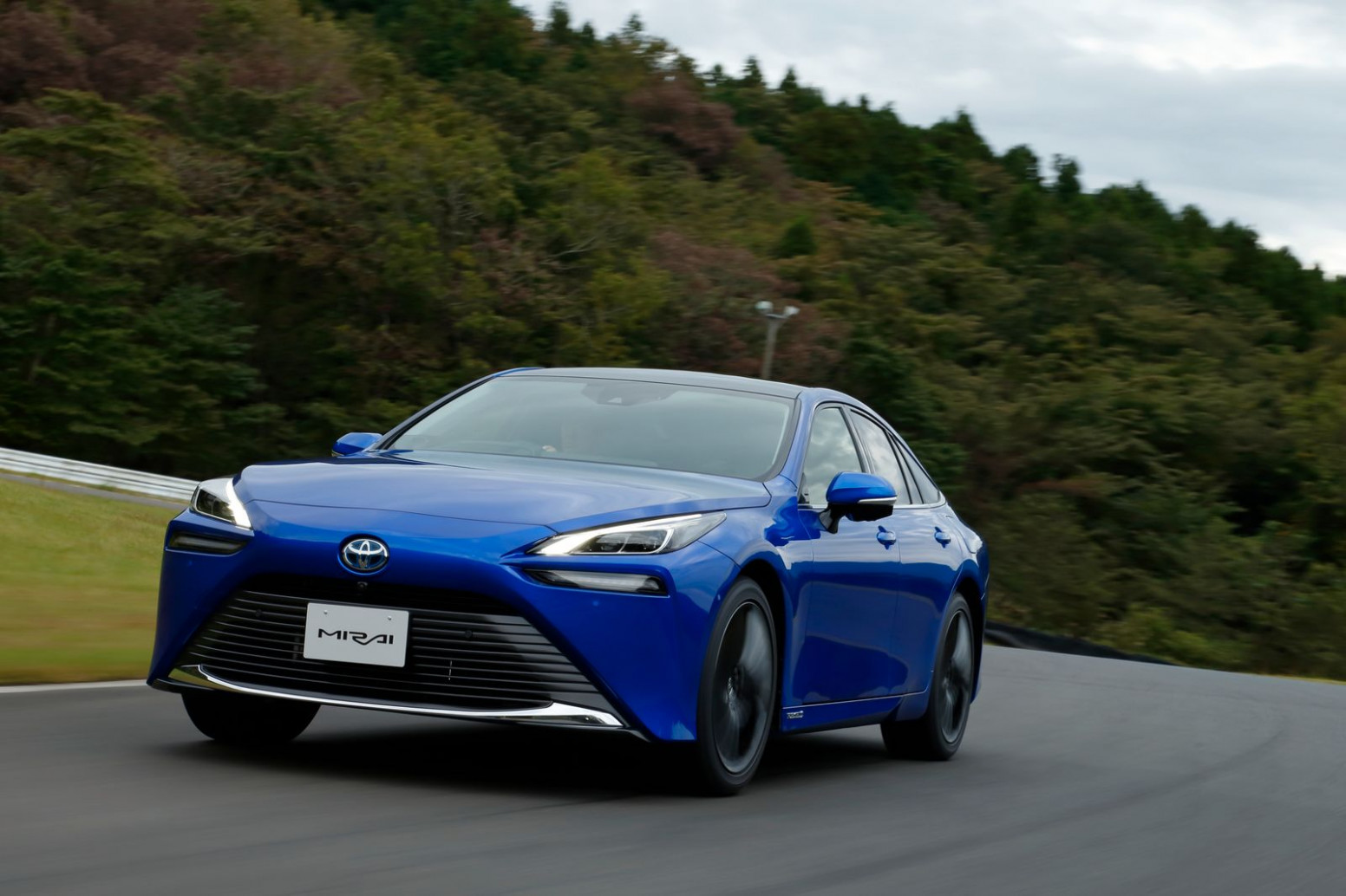 Specs and Review Toyota Mirai 2023