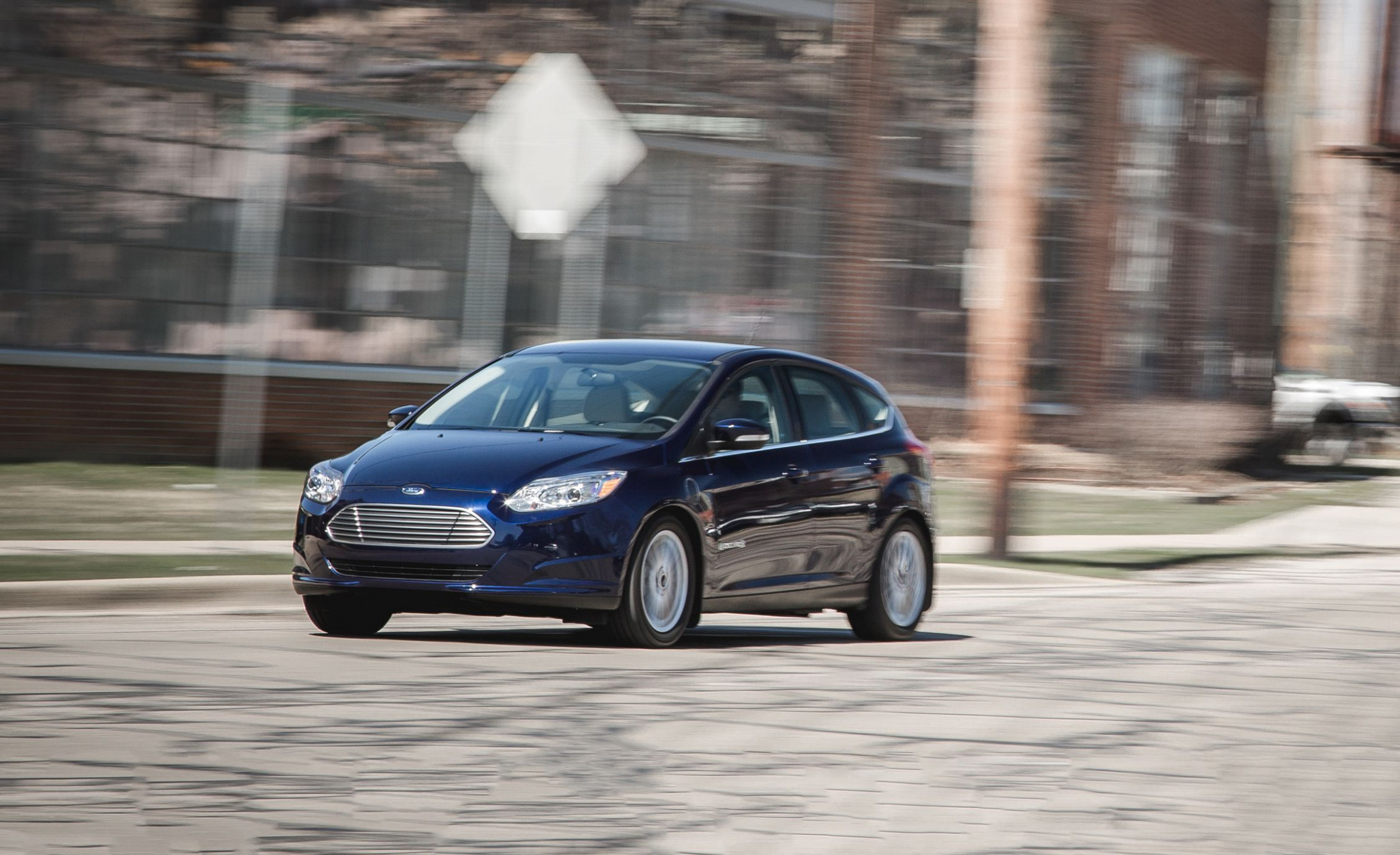 3 Ford Focus Electric Review, Pricing And Specs Ford Focus Electric Reviews