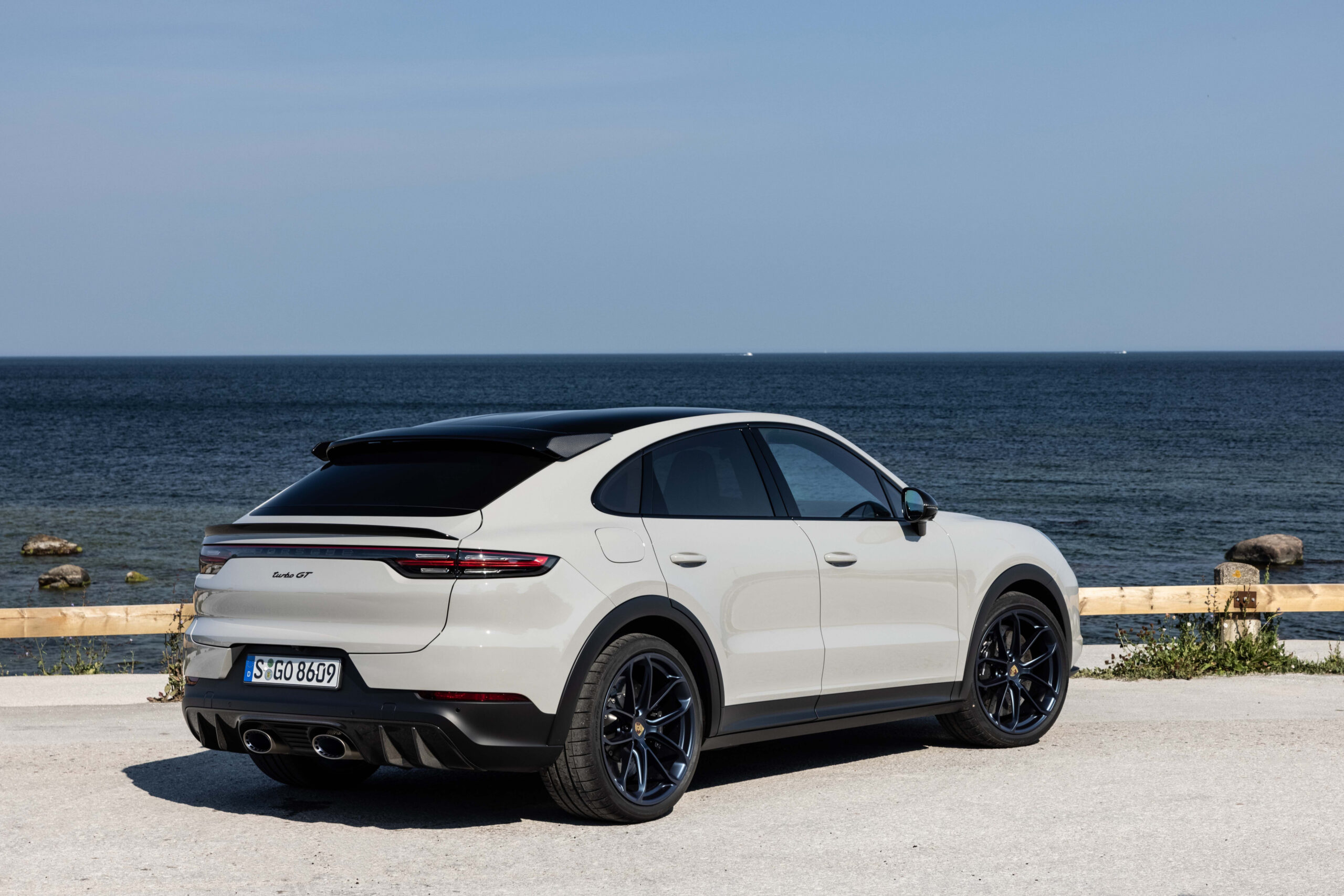 Concept and Review 2022 porsche cayenne s