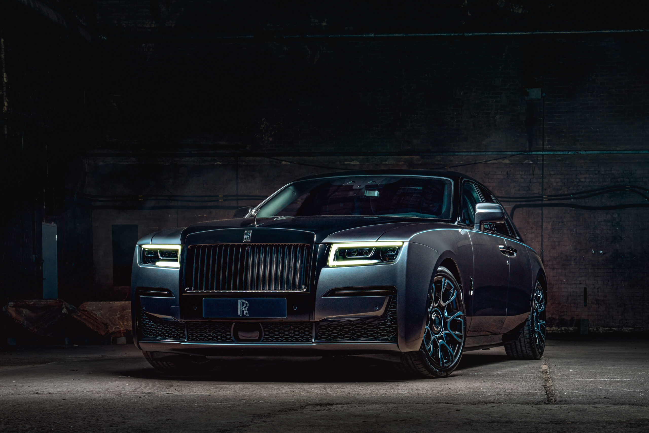 Specs and Review rolls royce ghost price