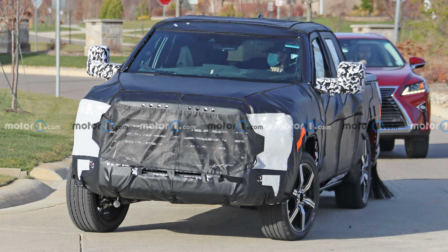 4 Toyota Tundra Spied Offering Best View Yet At New Truck 2022 Toyota Tundra Spy Photos