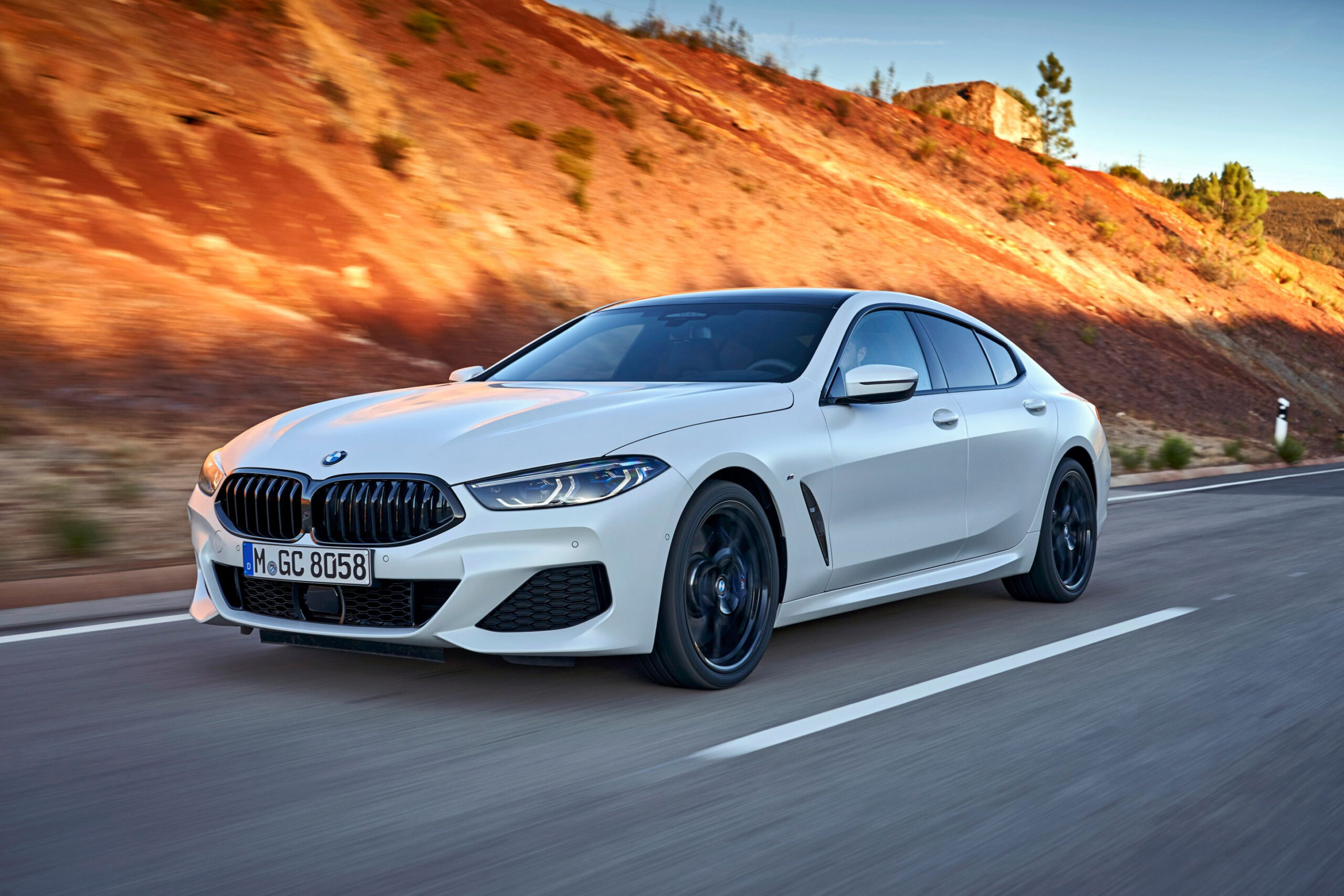 History bmw 8 series review