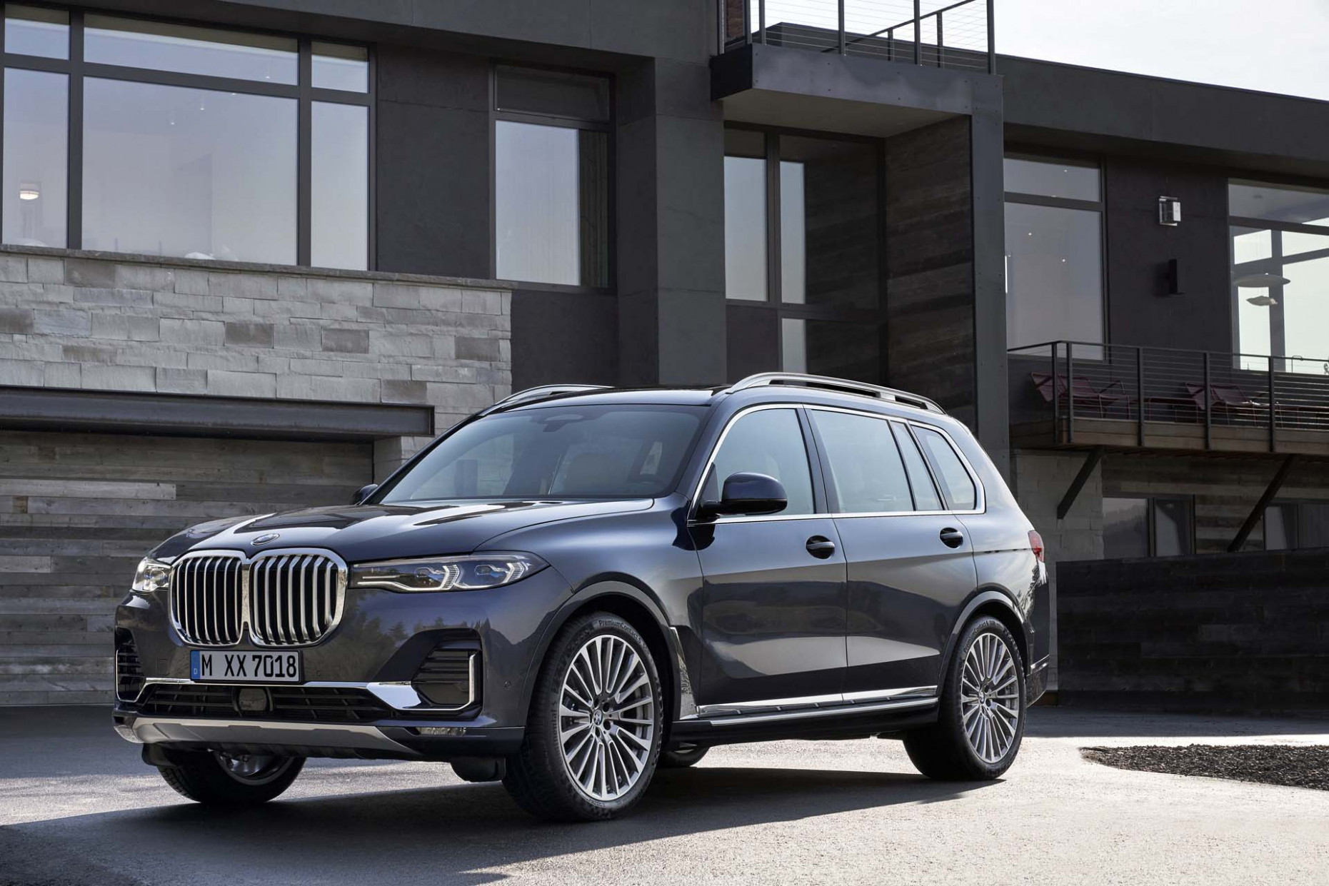 Price, Design and Review length of bmw x7