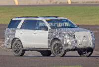 5 Ford Expedition Spy Shots Reveal Redesigned Dashboard 5 2023 Ford Expedition Images
