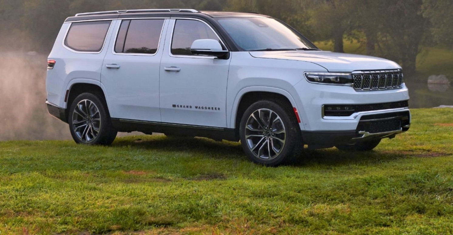 Exterior and Interior 2022 jeep wagoneer images