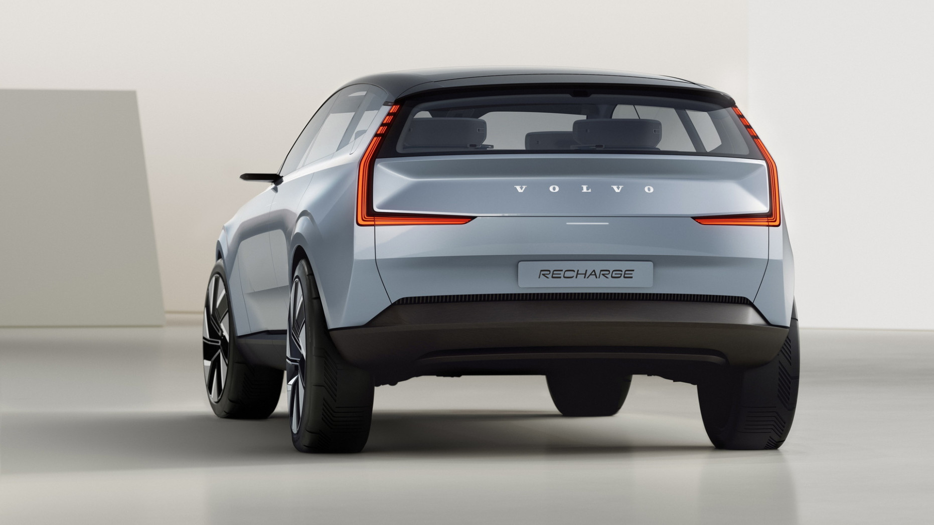 5 Volvo Xc5 Successor To Blend Suv And Estate Styling Cues 2023 Volvo Xc90 Hybrid