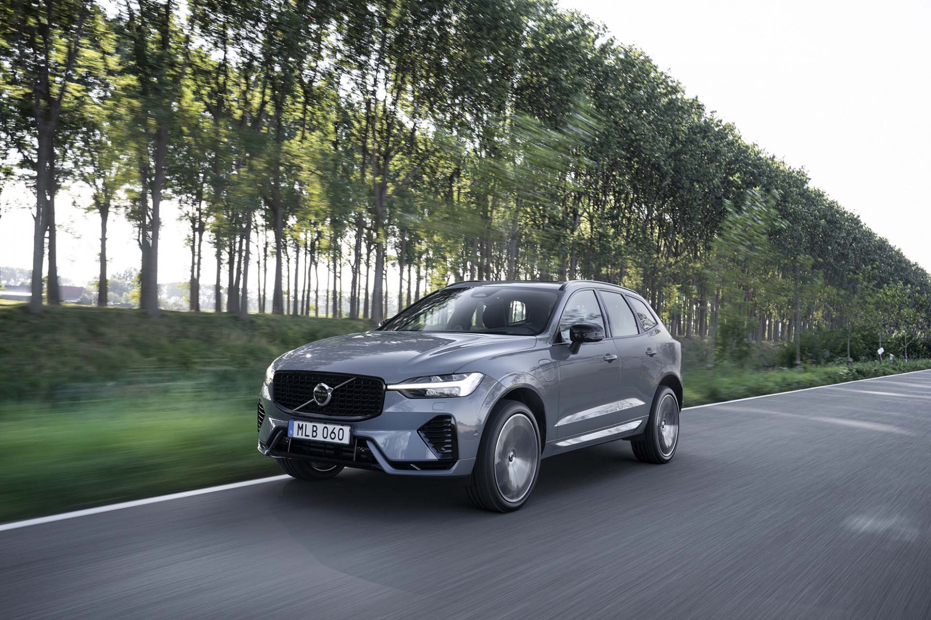 Reviews 2023 volvo xc60 recharge plug in hybrid t8 r design