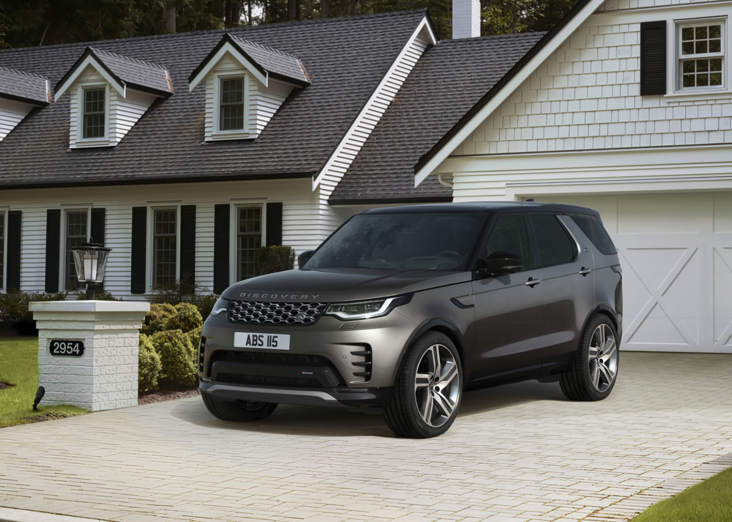 Engine 2023 land rover discovery images