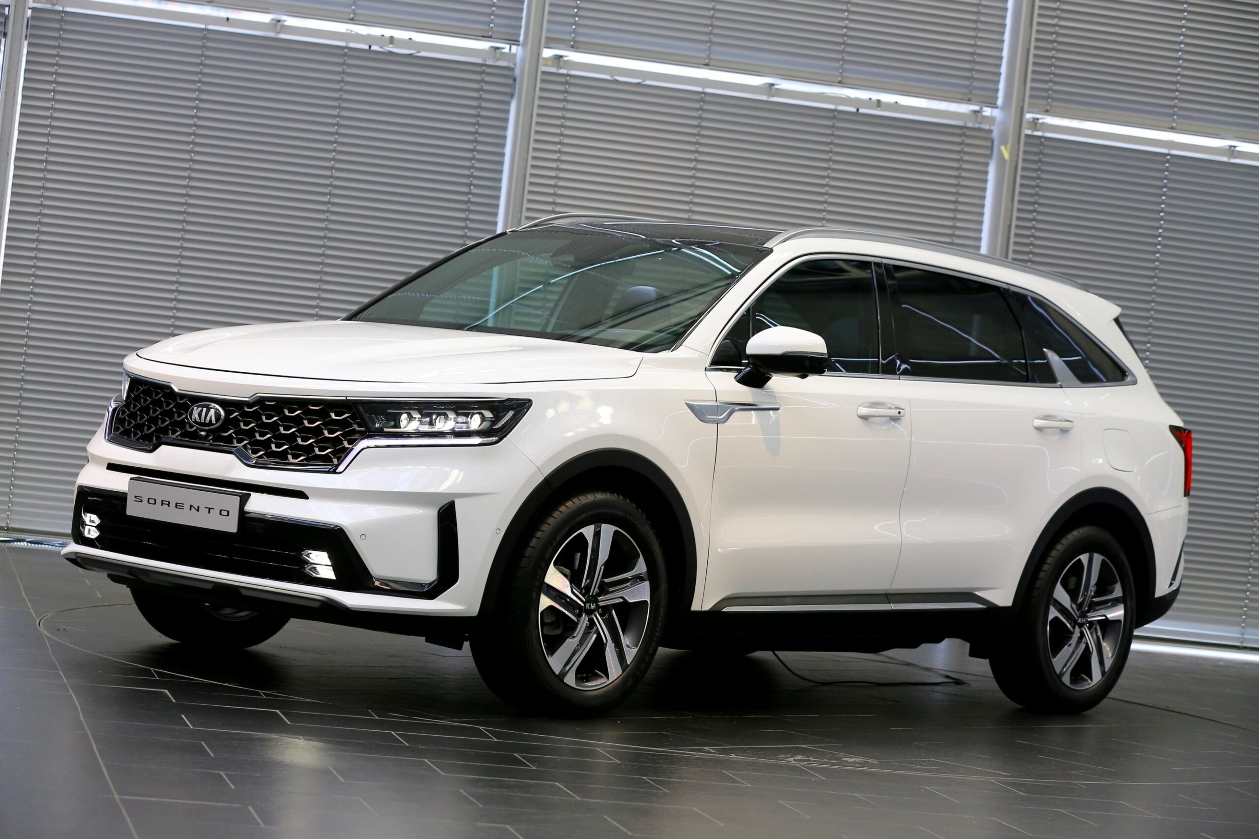 Price and Release date images of kia sorento