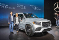 new mercedes benz gls debuts with large dimensions autodevot mercedes gls 450 dimensions