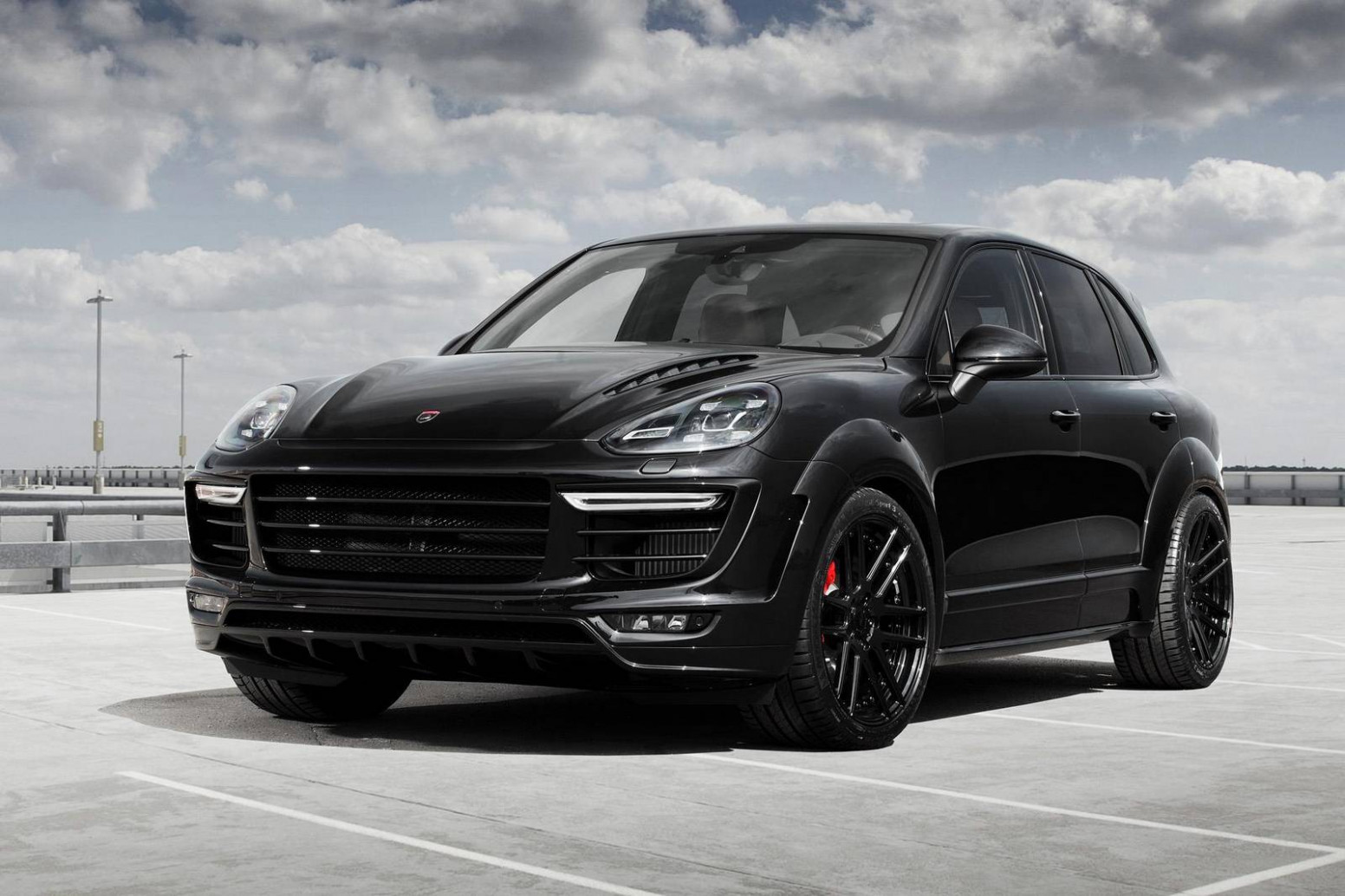 Redesign and Concept porsche cayenne blacked out
