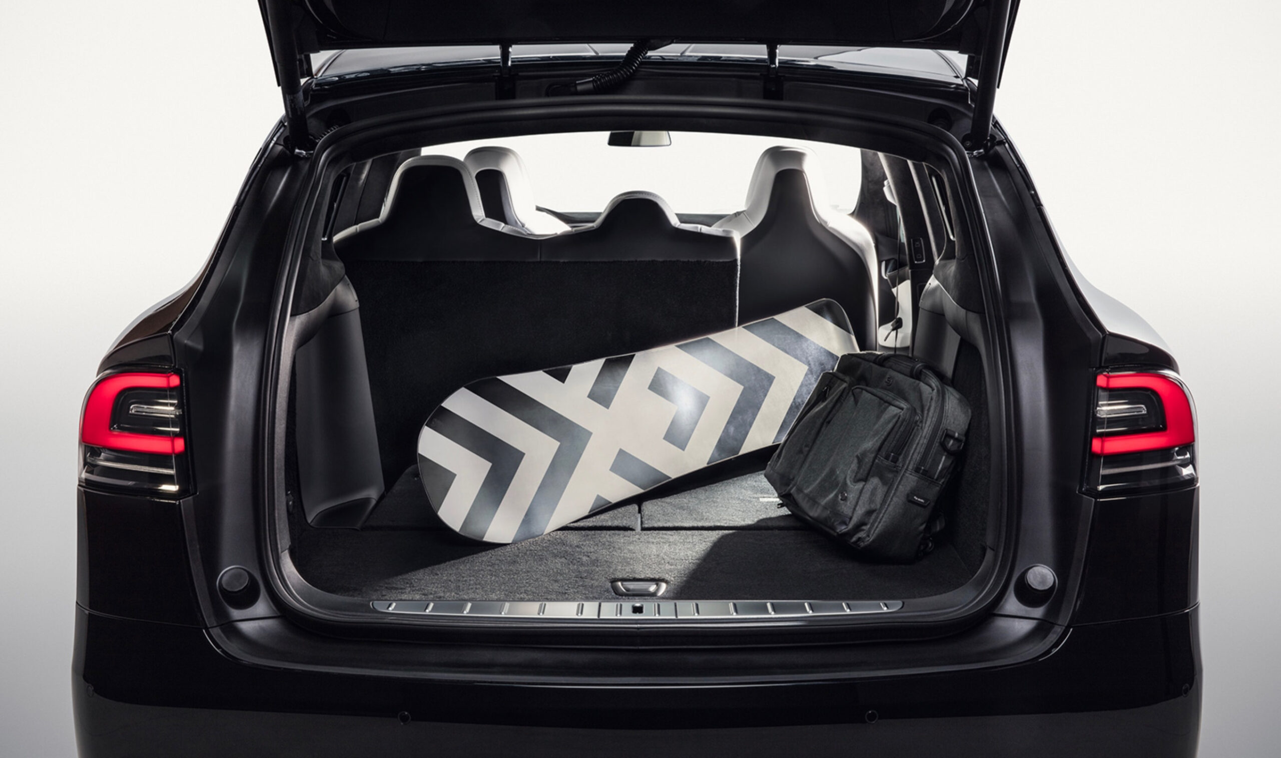 Specs and Review model x cargo space