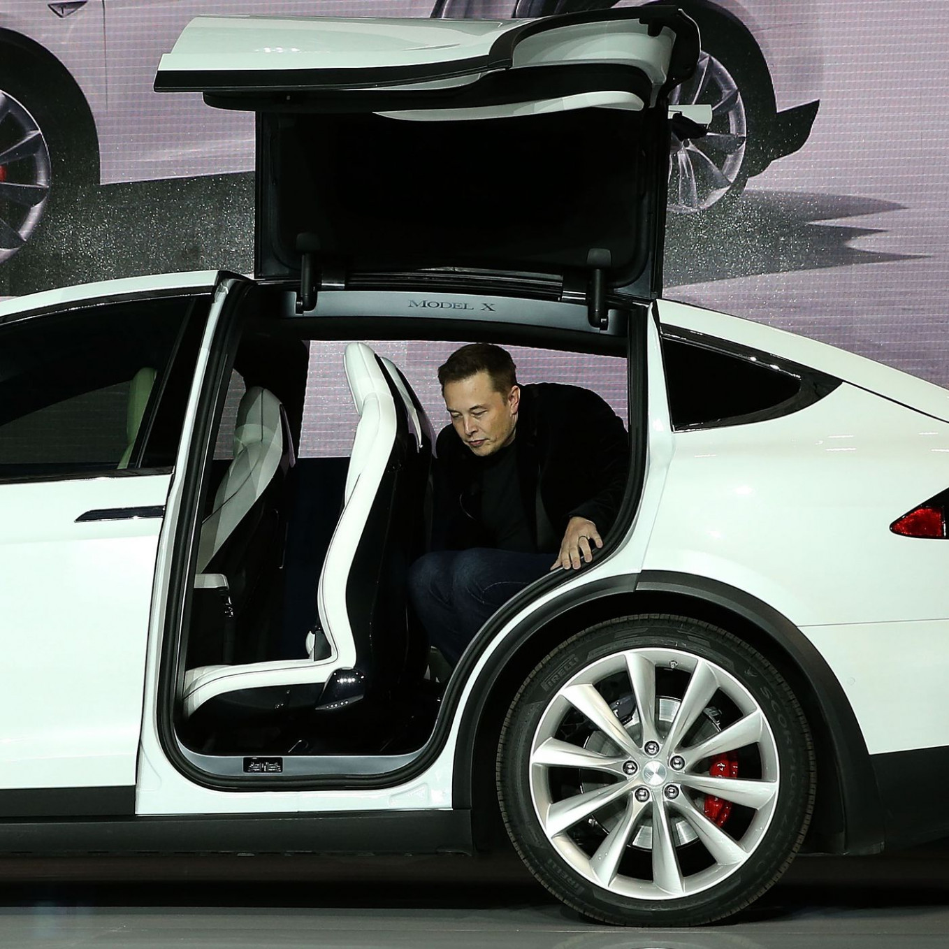 Review and Release date tesla model x third row