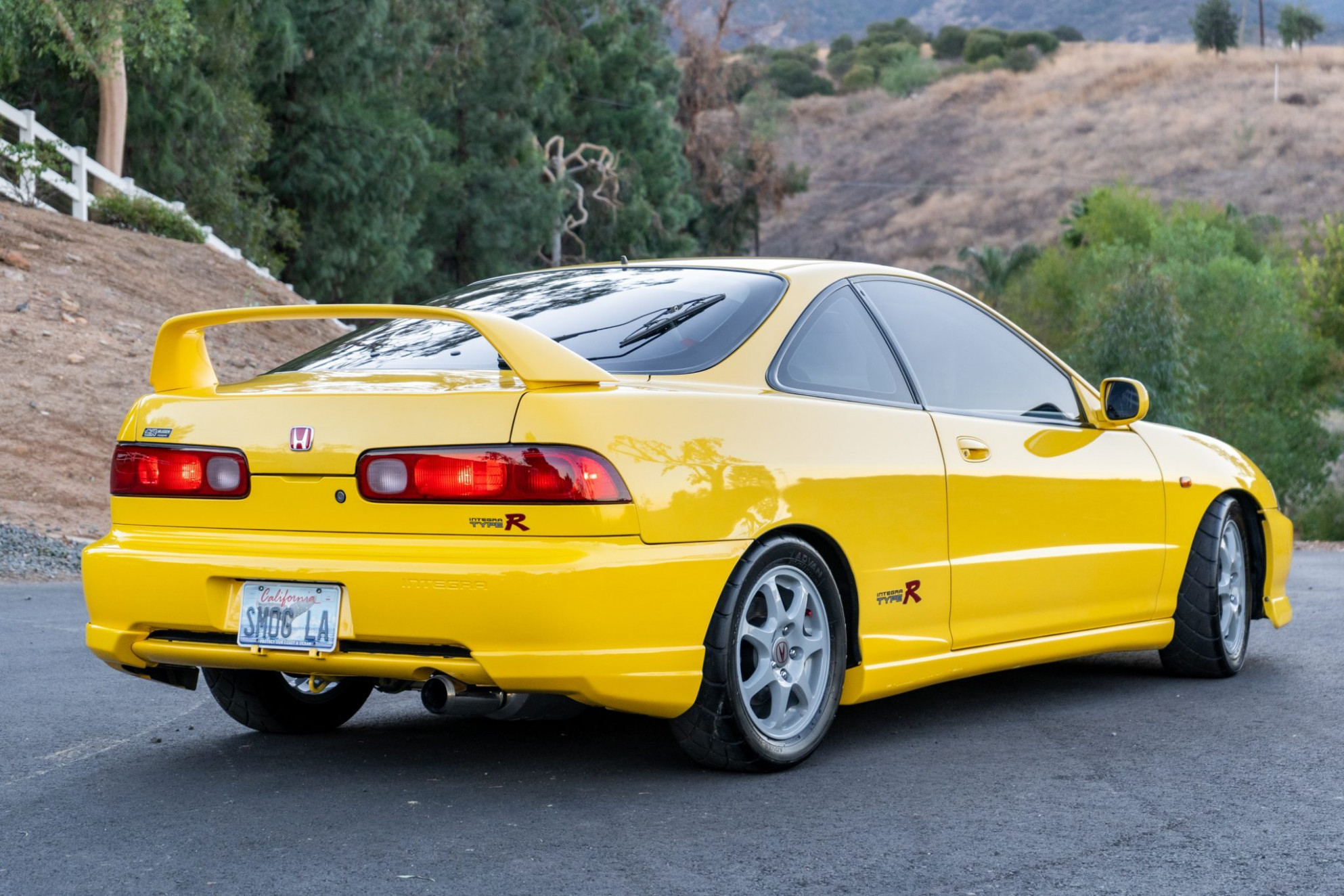 This 5 Acura Integra Type R Ticks All The Right Boxes Carscoops Acura Integra Type R