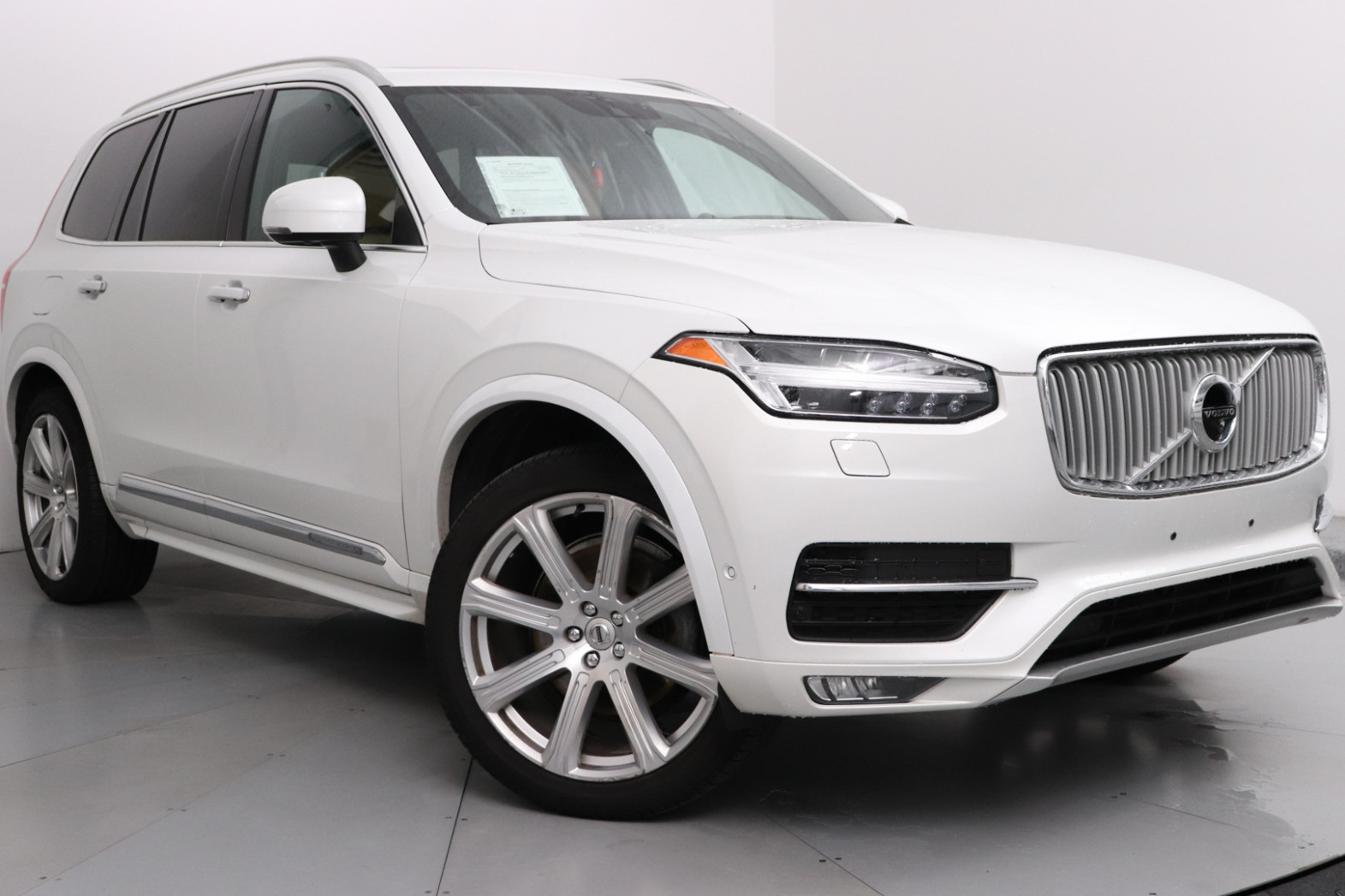 Images used volvo xc90 inscription